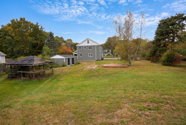 208 Rhode Island Rd, Lakeville, MA 02347