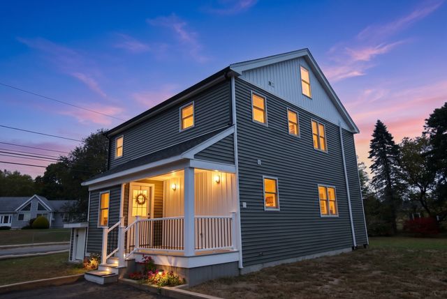 208 Rhode Island Rd, Lakeville, MA 02347