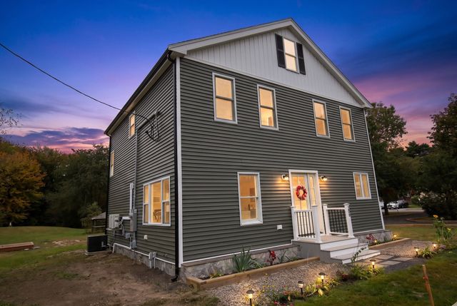 208 Rhode Island Rd, Lakeville, MA 02347