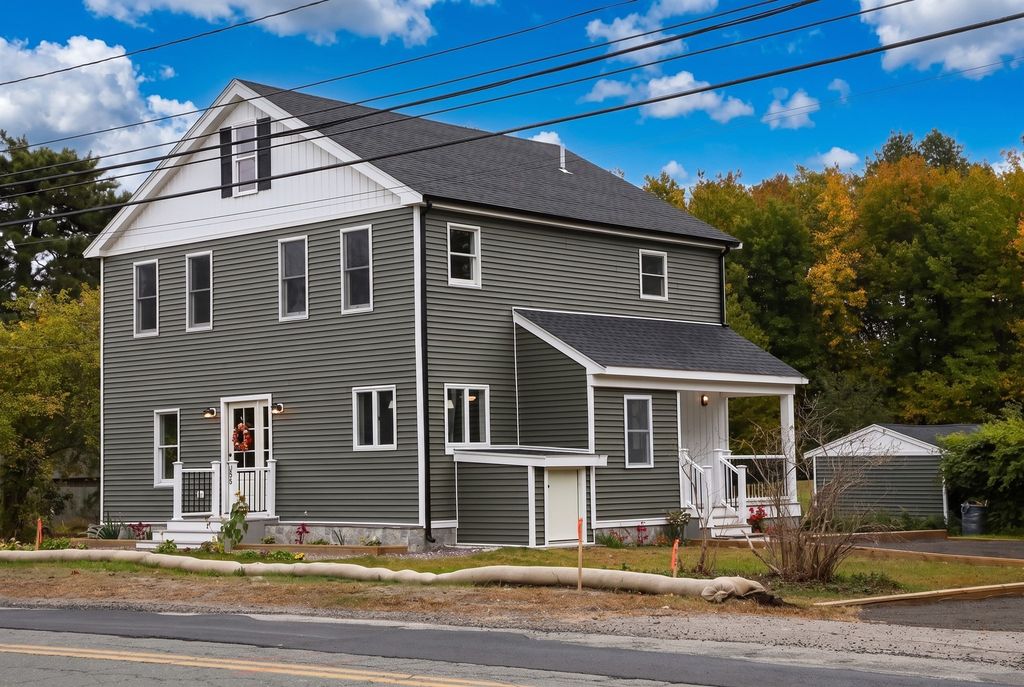 208 Rhode Island Rd, Lakeville, MA 02347