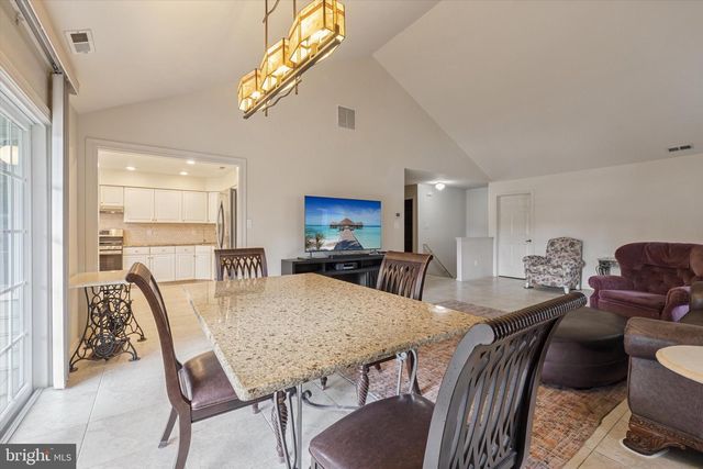 7602-B NORMANDY DR, Mount Laurel, NJ 08054