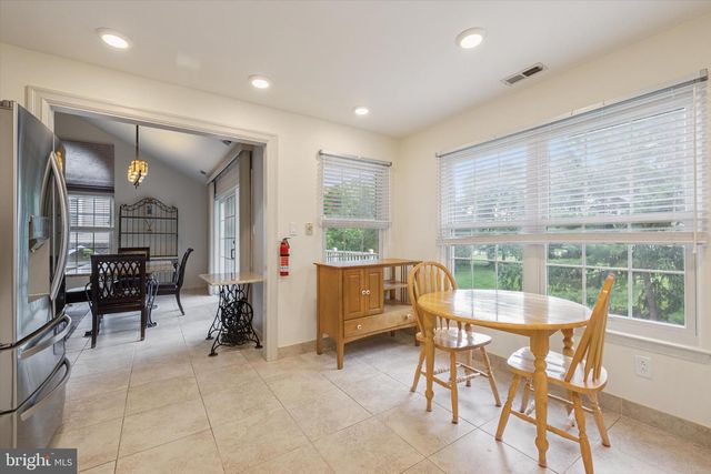 7602-B NORMANDY DR, Mount Laurel, NJ 08054
