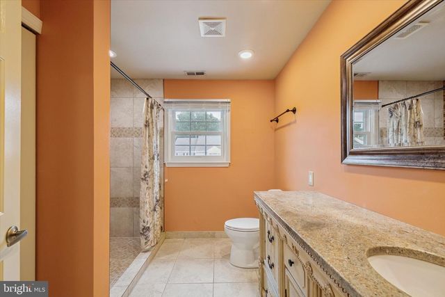 7602-B NORMANDY DR, Mount Laurel, NJ 08054