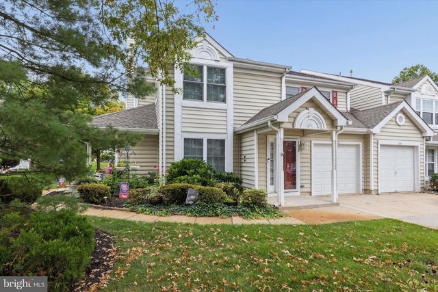 7602-B NORMANDY DR, Mount Laurel, NJ 08054