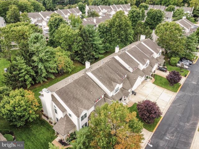 7602-B NORMANDY DR, Mount Laurel, NJ 08054