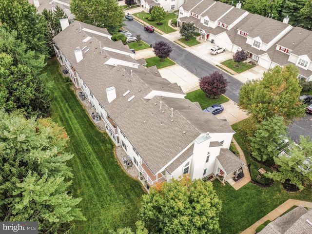 7602-B NORMANDY DR, Mount Laurel, NJ 08054
