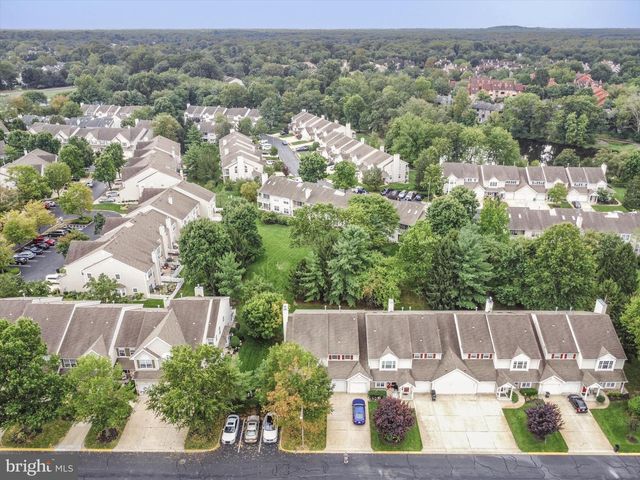 7602-B NORMANDY DR, Mount Laurel, NJ 08054