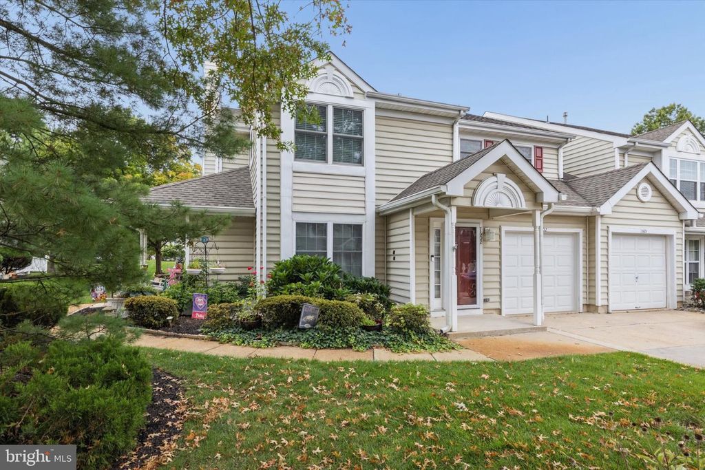 7602-B NORMANDY DR, Mount Laurel, NJ 08054 — photo 2