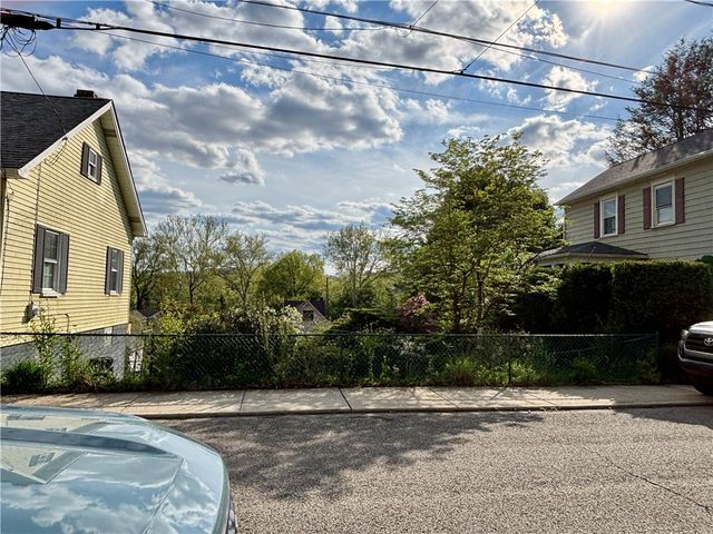 303 Highland Lane, Edgeworth, PA 15143