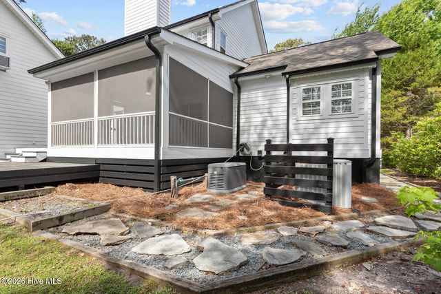 108 Canvasback Point, Hampstead, NC 28443