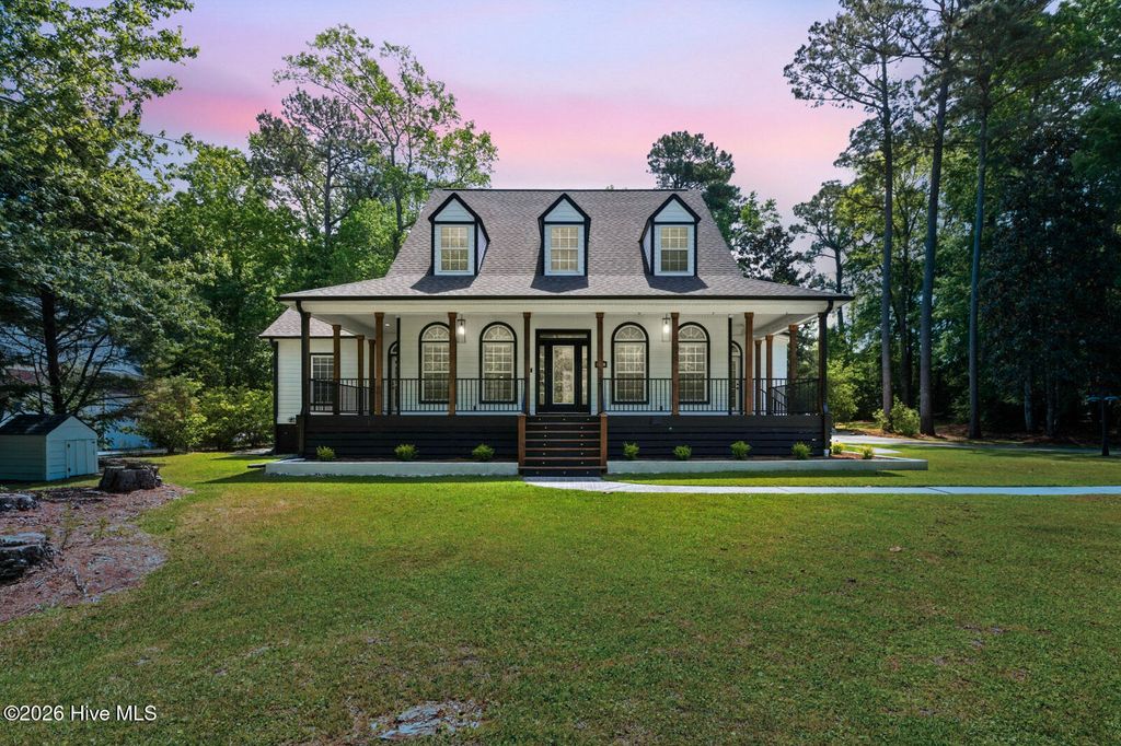 108 Canvasback Point, Hampstead, NC 28443