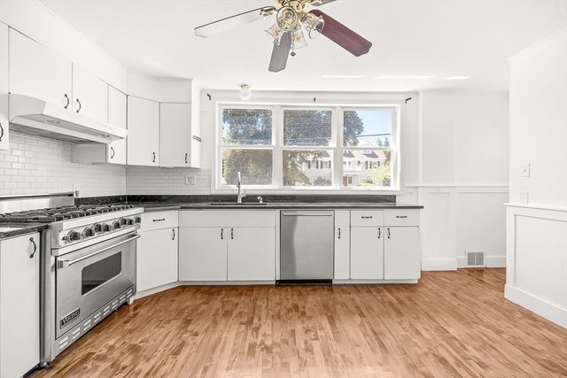 79 Bacon St 79, Winchester, MA 01890