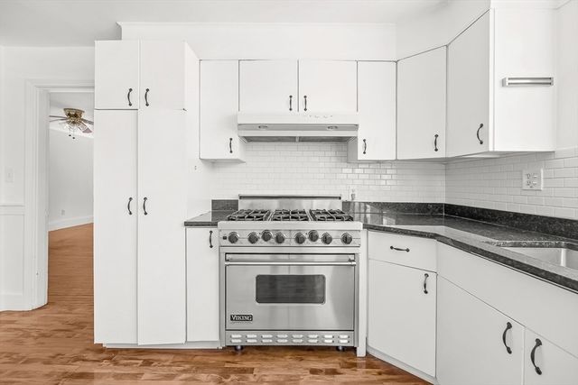 79 Bacon St 79, Winchester, MA 01890