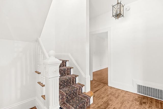 79 Bacon St 79, Winchester, MA 01890
