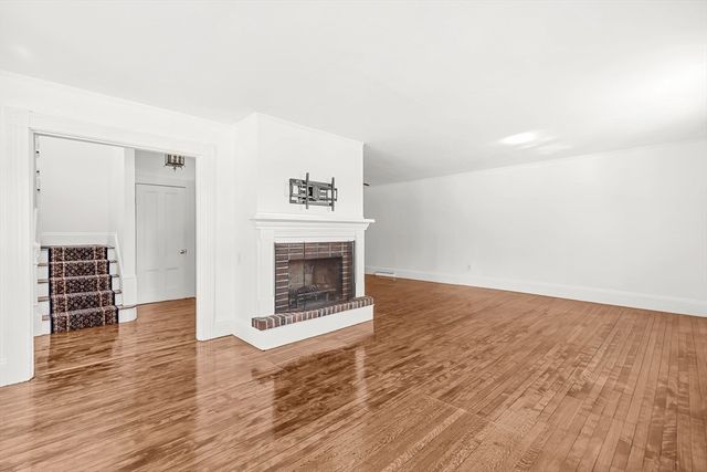79 Bacon St 79, Winchester, MA 01890