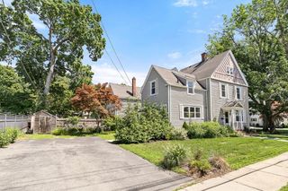 79 Bacon St 79, Winchester, MA 01890