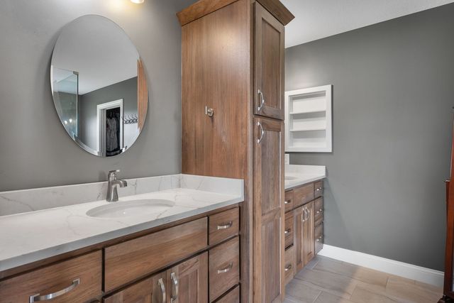 317 Madison Drive, Riverdale, IA 52722