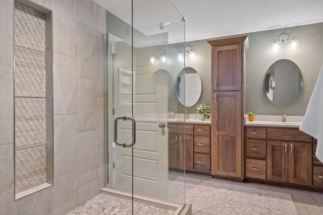 317 Madison Drive, Riverdale, IA 52722