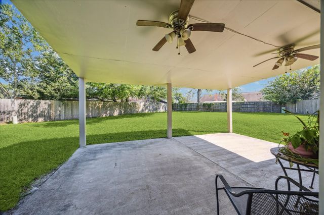 16803 Kings Chapel Court, Friendswood, TX 77546