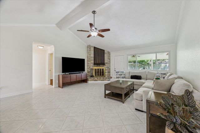 16803 Kings Chapel Court, Friendswood, TX 77546