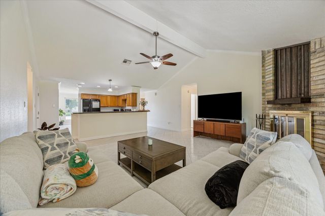 16803 Kings Chapel Court, Friendswood, TX 77546