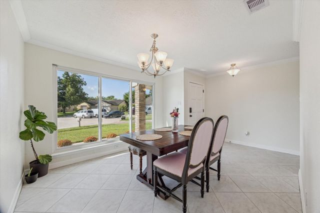 16803 Kings Chapel Court, Friendswood, TX 77546