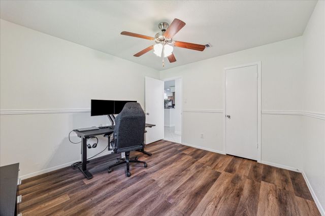 16803 Kings Chapel Court, Friendswood, TX 77546