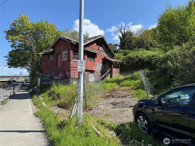 3804 23rd Avenue SW, Seattle, WA 98106