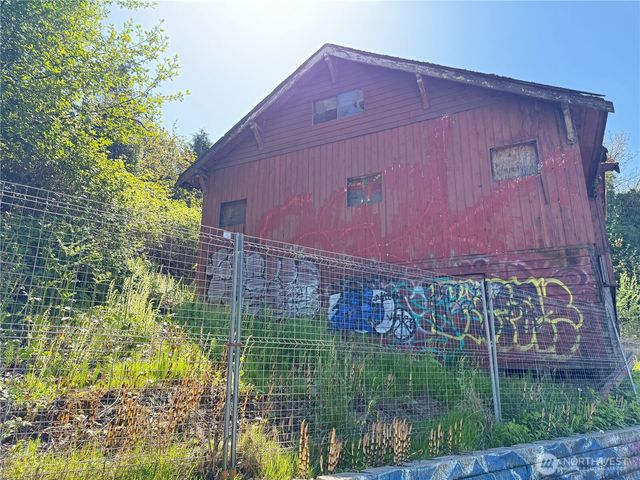 3804 23rd Avenue SW, Seattle, WA 98106