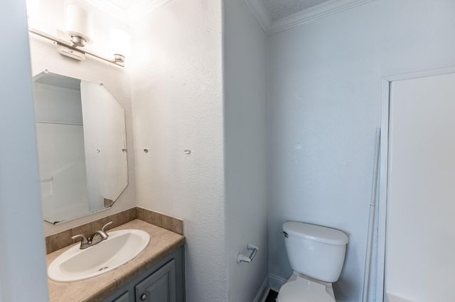 151 Varsity Circle, Huntsville, TX 77340