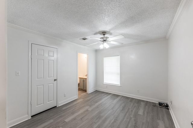 151 Varsity Circle, Huntsville, TX 77340