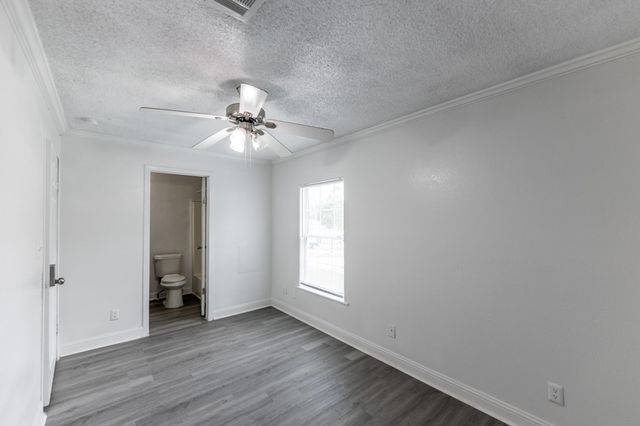 151 Varsity Circle, Huntsville, TX 77340