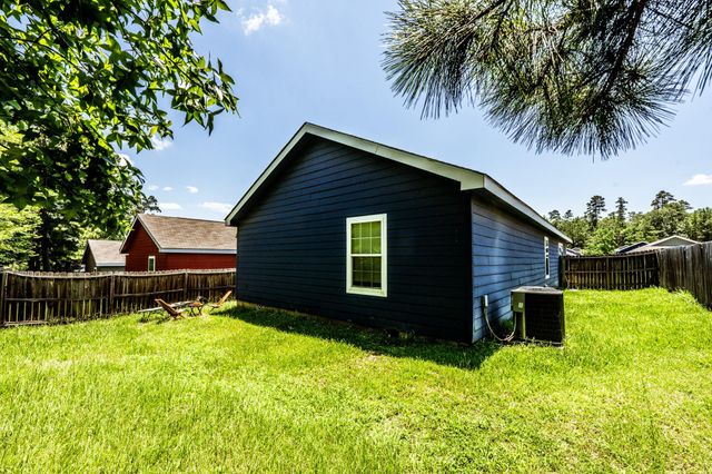 151 Varsity Circle, Huntsville, TX 77340
