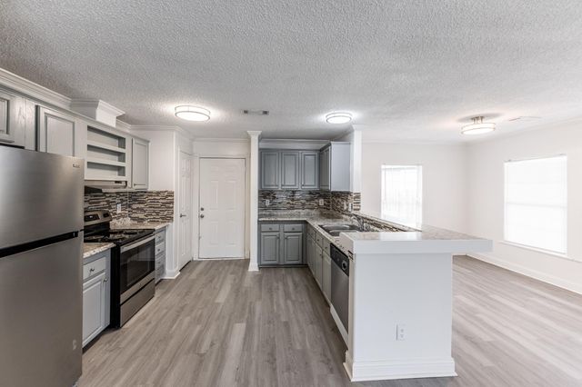 151 Varsity Circle, Huntsville, TX 77340