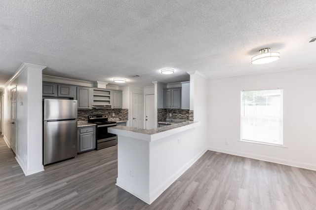 151 Varsity Circle, Huntsville, TX 77340