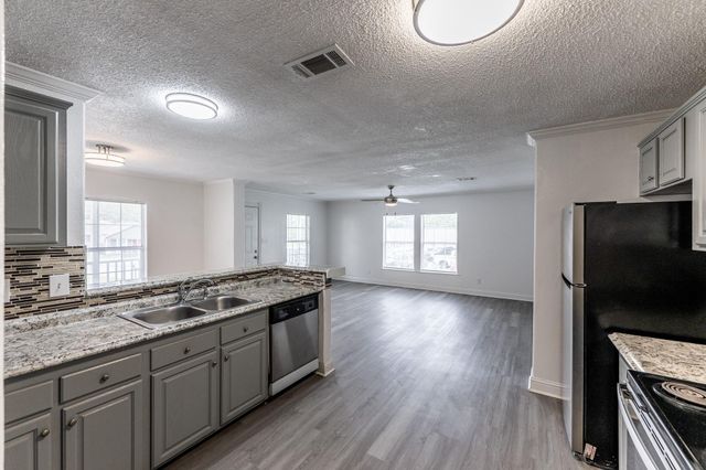 151 Varsity Circle, Huntsville, TX 77340