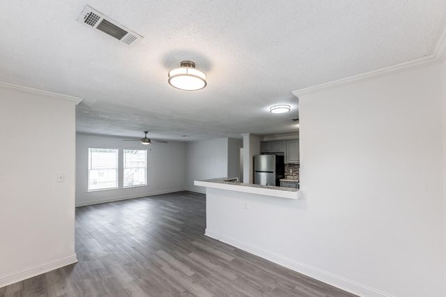 151 Varsity Circle, Huntsville, TX 77340