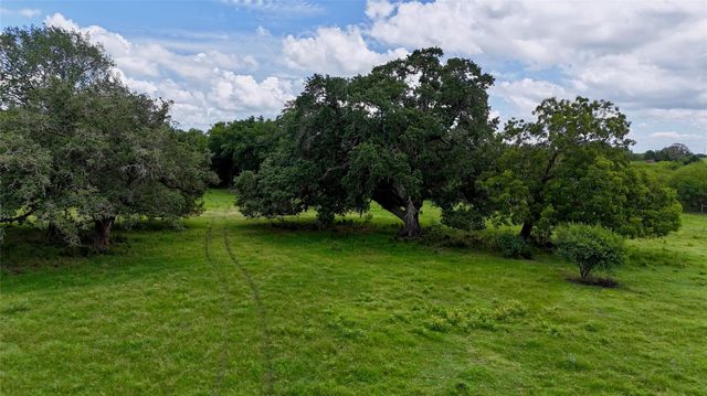 7755 Fm 1295, Moulton, TX 77975