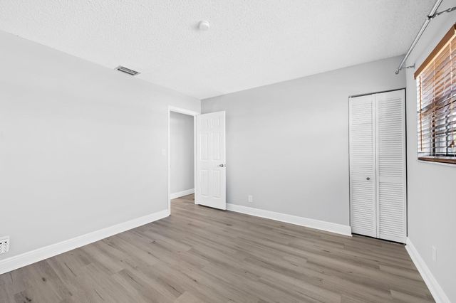 2127 NE 11th Avenue, Wilton Manors, FL 33305