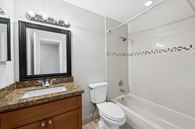 2127 NE 11th Avenue, Wilton Manors, FL 33305