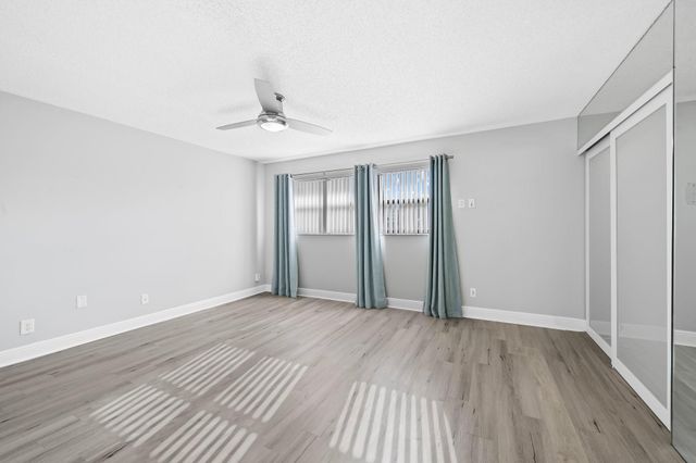 2127 NE 11th Avenue, Wilton Manors, FL 33305