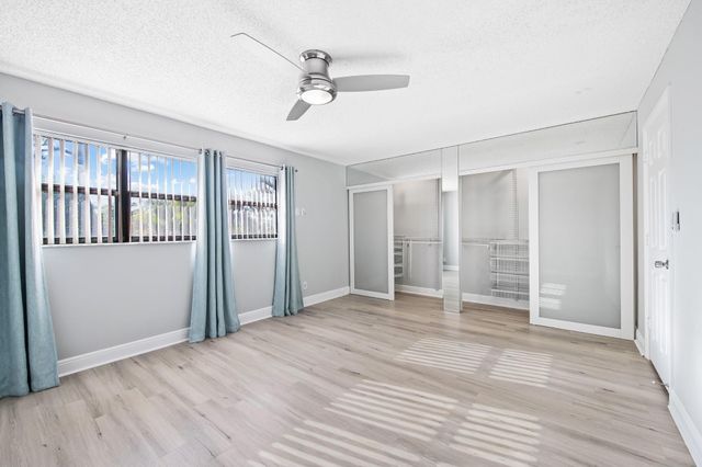 2127 NE 11th Avenue, Wilton Manors, FL 33305