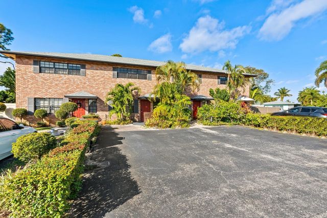 2127 NE 11th Avenue, Wilton Manors, FL 33305