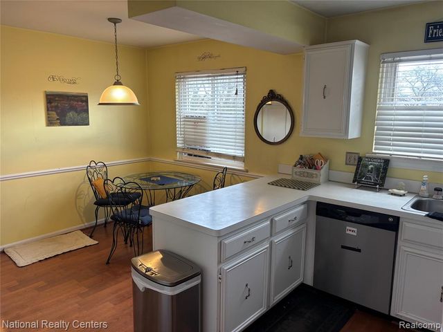 237 E Square Lake Road 8, Bloomfield Hills, MI 48302