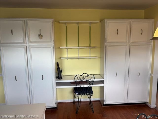 237 E Square Lake Road 8, Bloomfield Hills, MI 48302