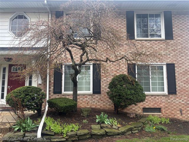 237 E Square Lake Road 8, Bloomfield Hills, MI 48302