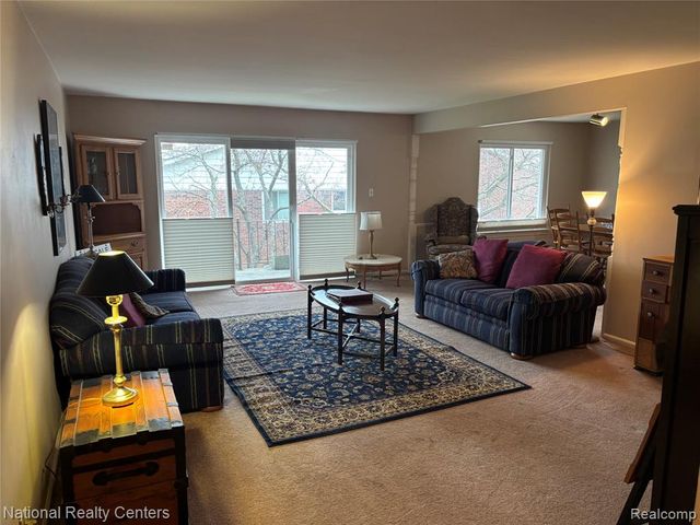 237 E Square Lake Road 8, Bloomfield Hills, MI 48302