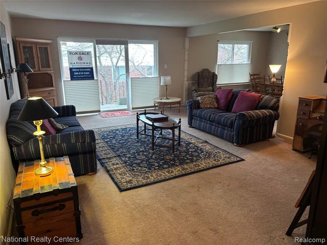 237 E Square Lake Road 8, Bloomfield Hills, MI 48302