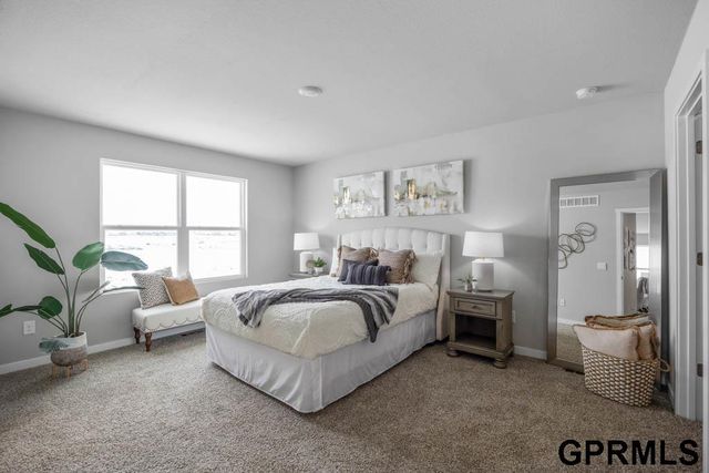 11101 mormon Street, Omaha, NE 68142
