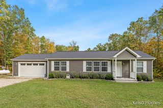 1072 N Bingham Avenue, White Cloud, MI 49349